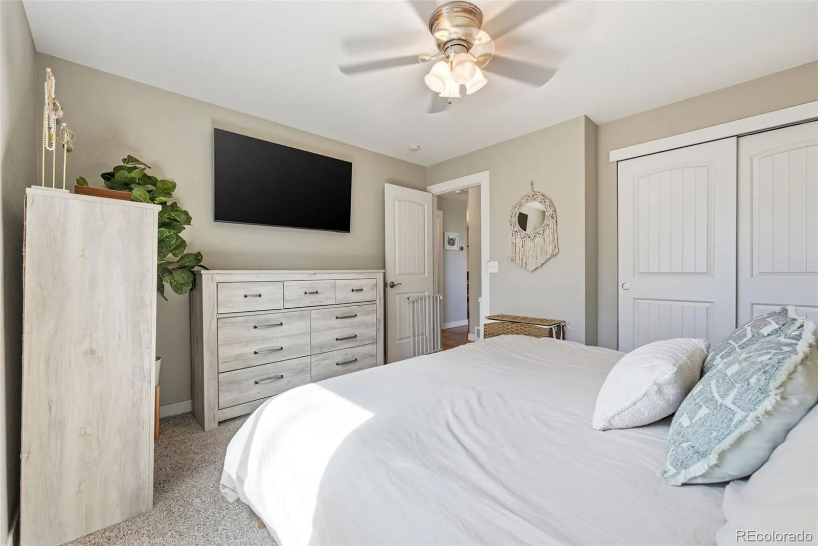 04172026185105 1600 18