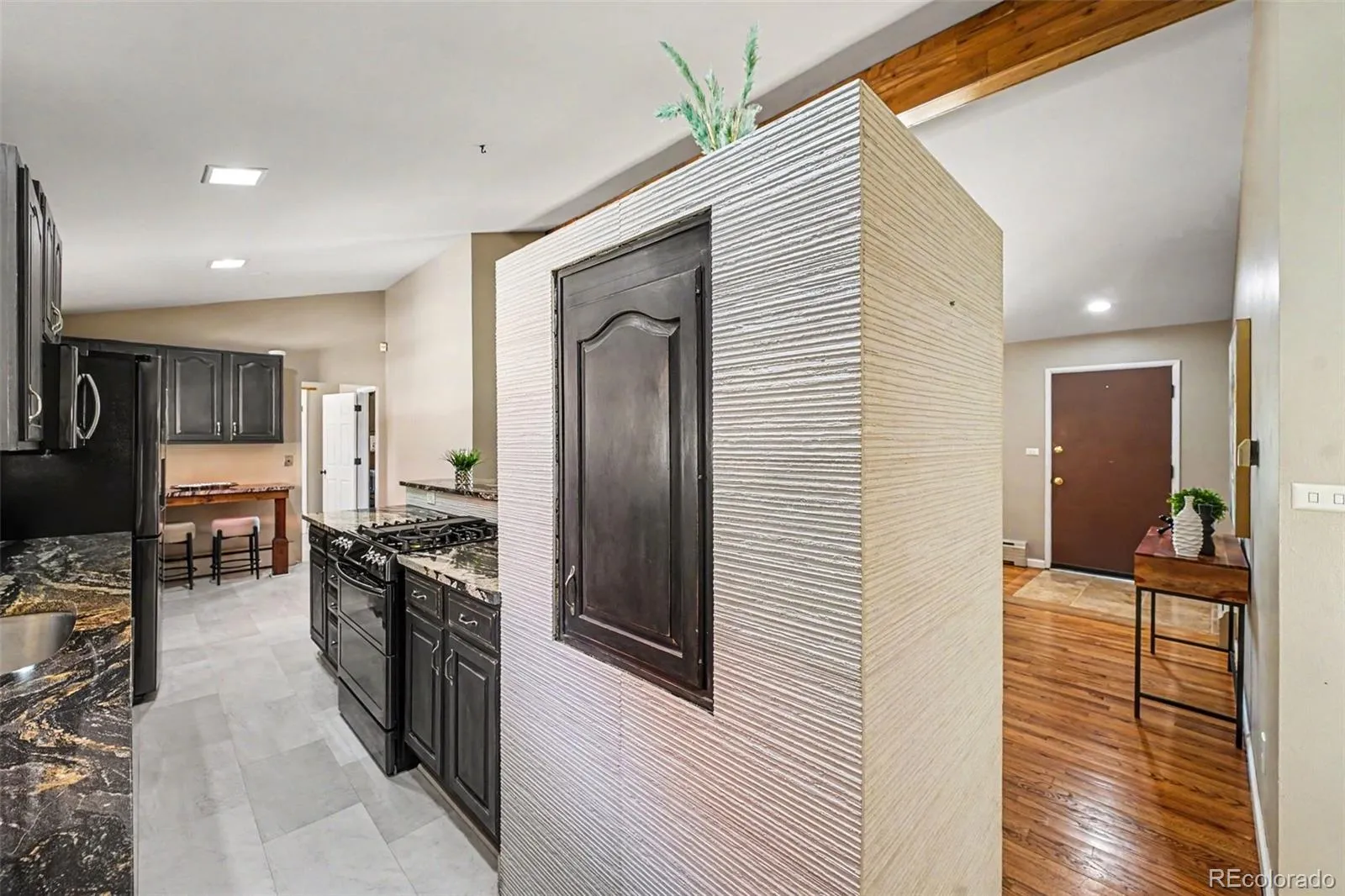 10215 W 17th Place Lakewood CO 80215 MLS #REC4084172 05122026143625 1600 10