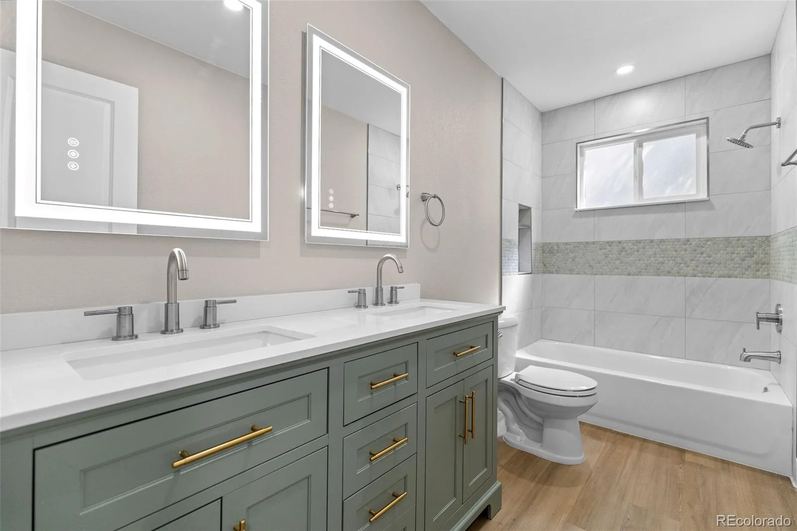 6438 S Harlan Way Littleton CO 80123 | MLS #REC4084537 08202026204606 1600 14