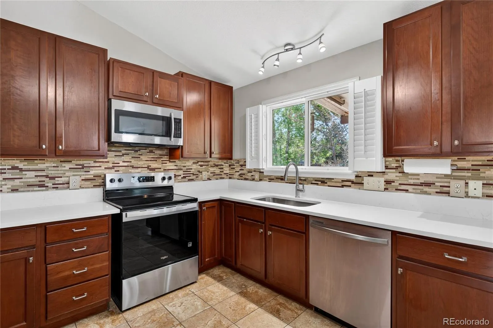 952 S Quintero Court Aurora CO 80017 MLS #REC4084545 05182026184518 1600 6