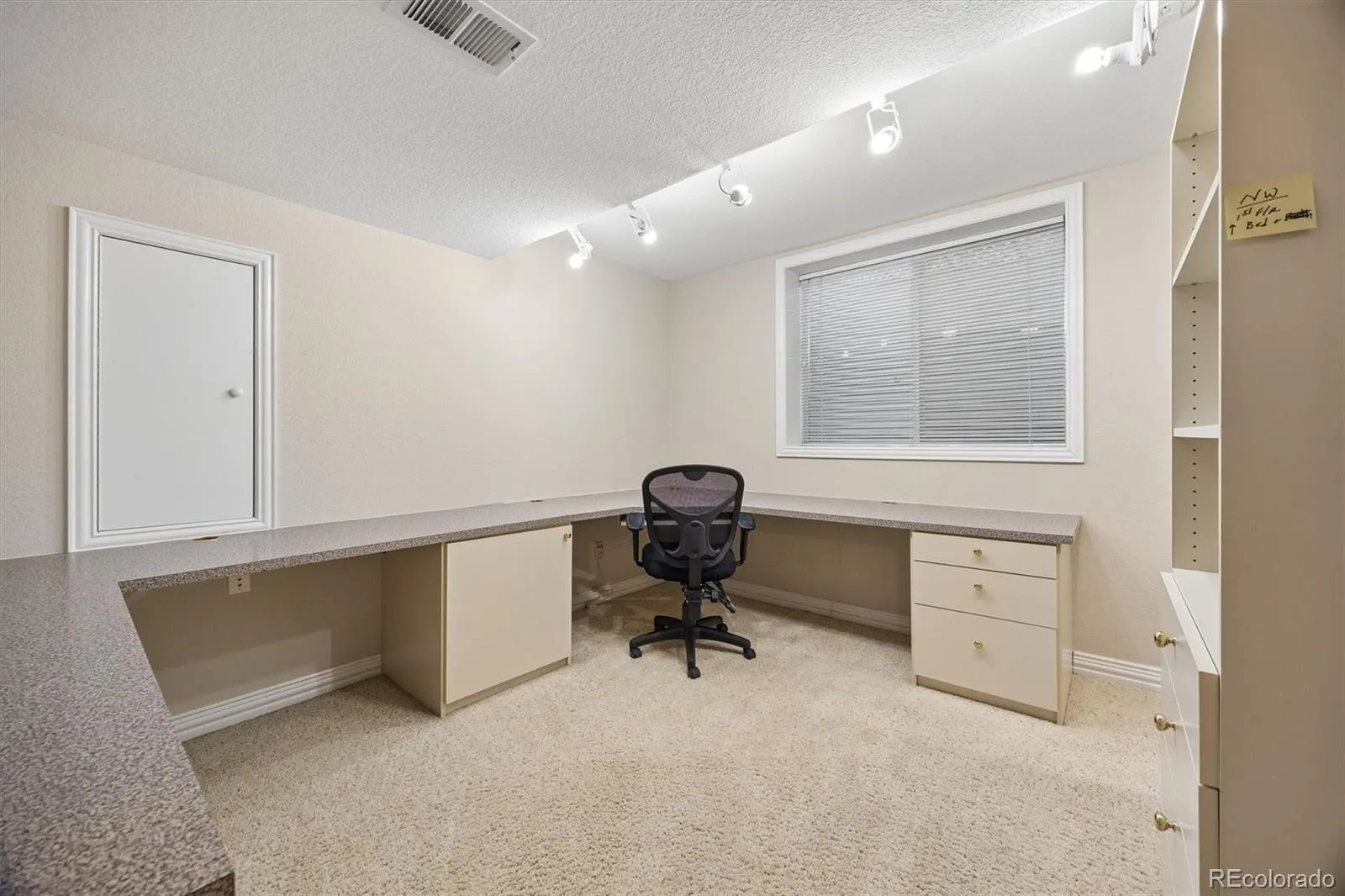 04172026031057 1600 21