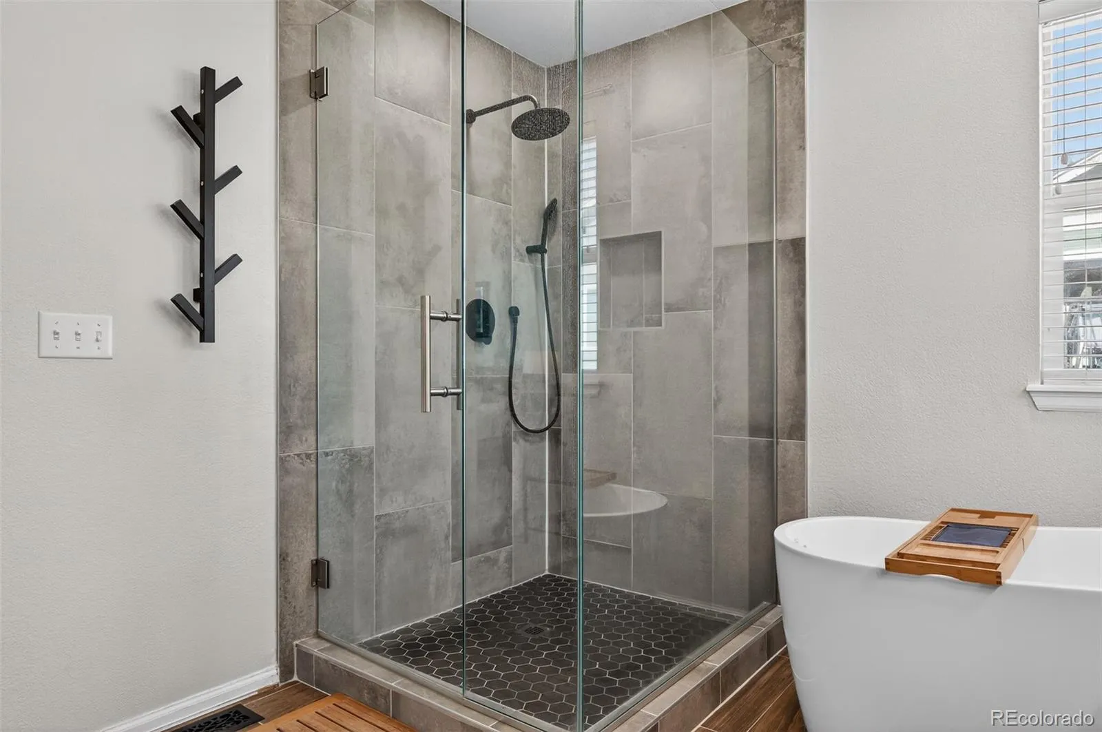 04102026135144 1600 31