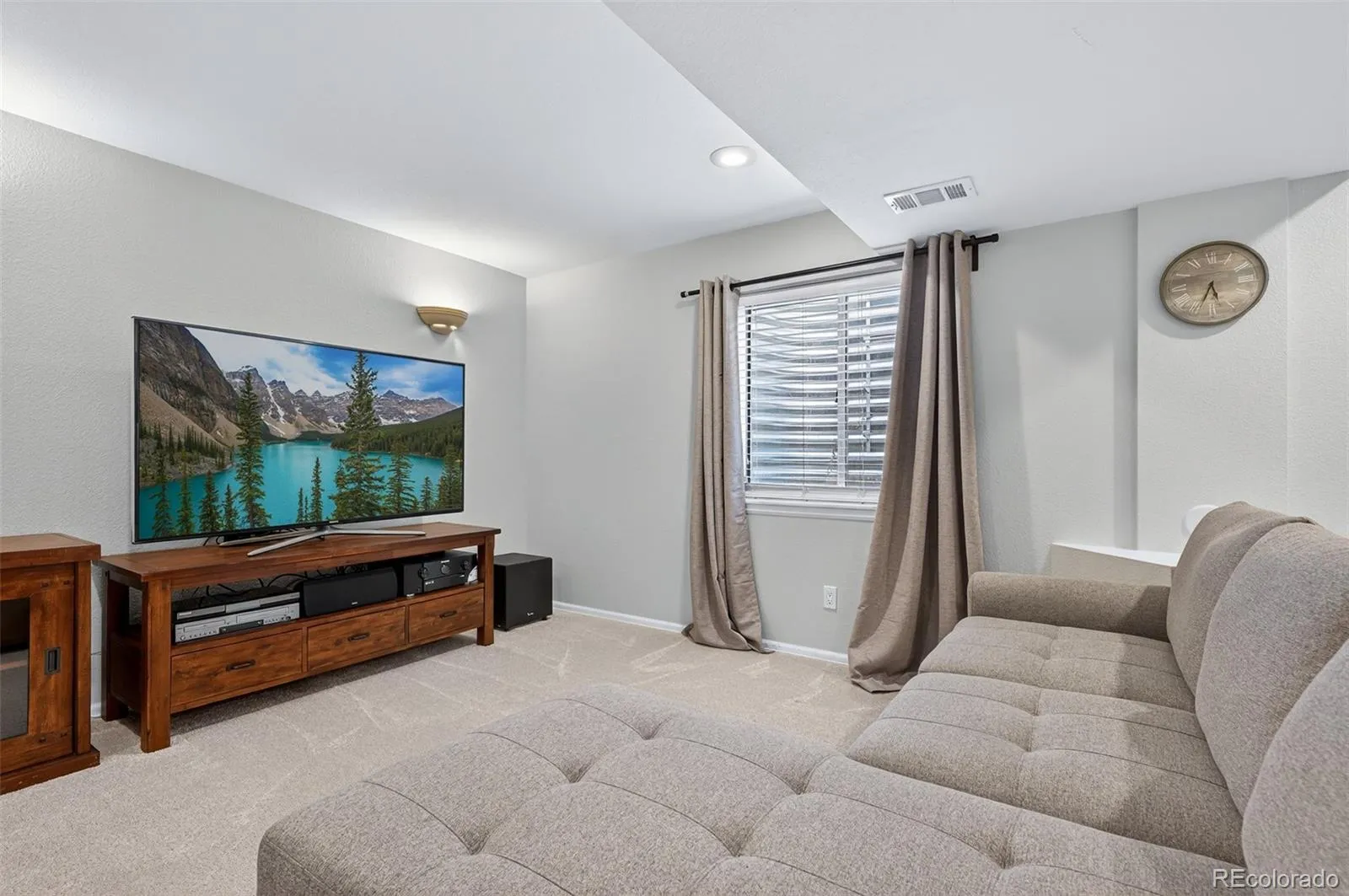 04102026135144 1600 40