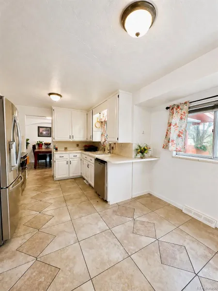 12882 E Center Avenue Aurora CO 80012 MLS #REC4095410 05082026153900 800 6