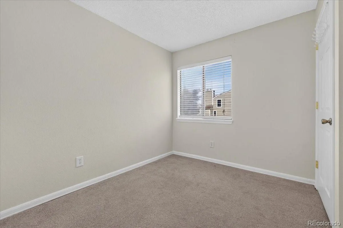 982 S Dearborn Way #10 Aurora CO 80012 | MLS #REC4095871 08192026134601 1200 15