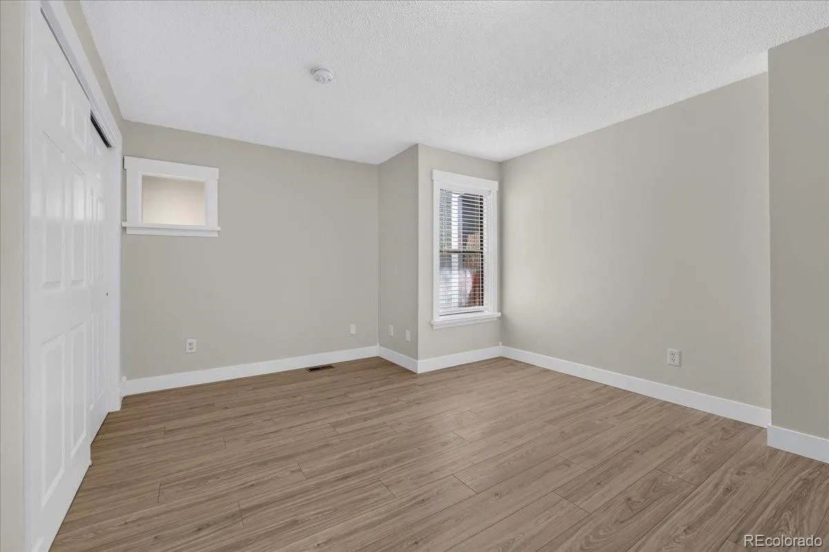 982 S Dearborn Way #10 Aurora CO 80012 | MLS #REC4095871 08192026134601 1200 21