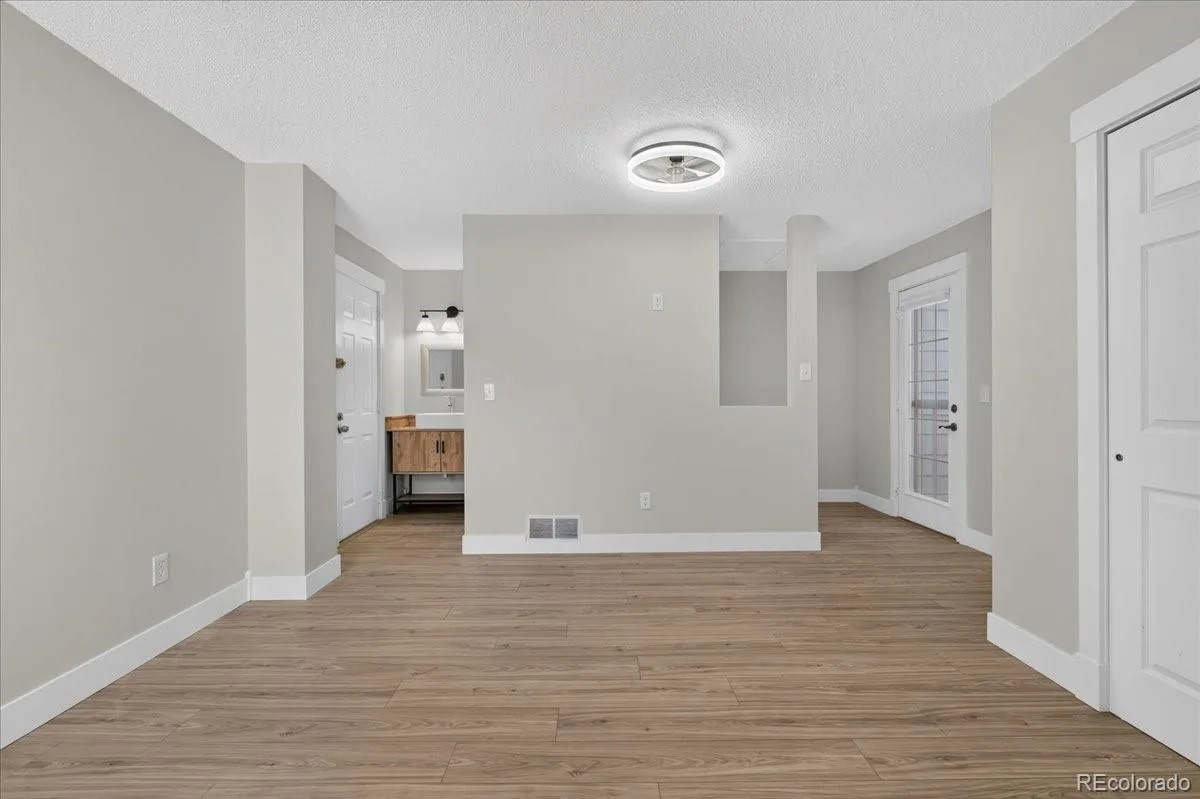 982 S Dearborn Way #10 Aurora CO 80012 | MLS #REC4095871 08192026134601 1200 22