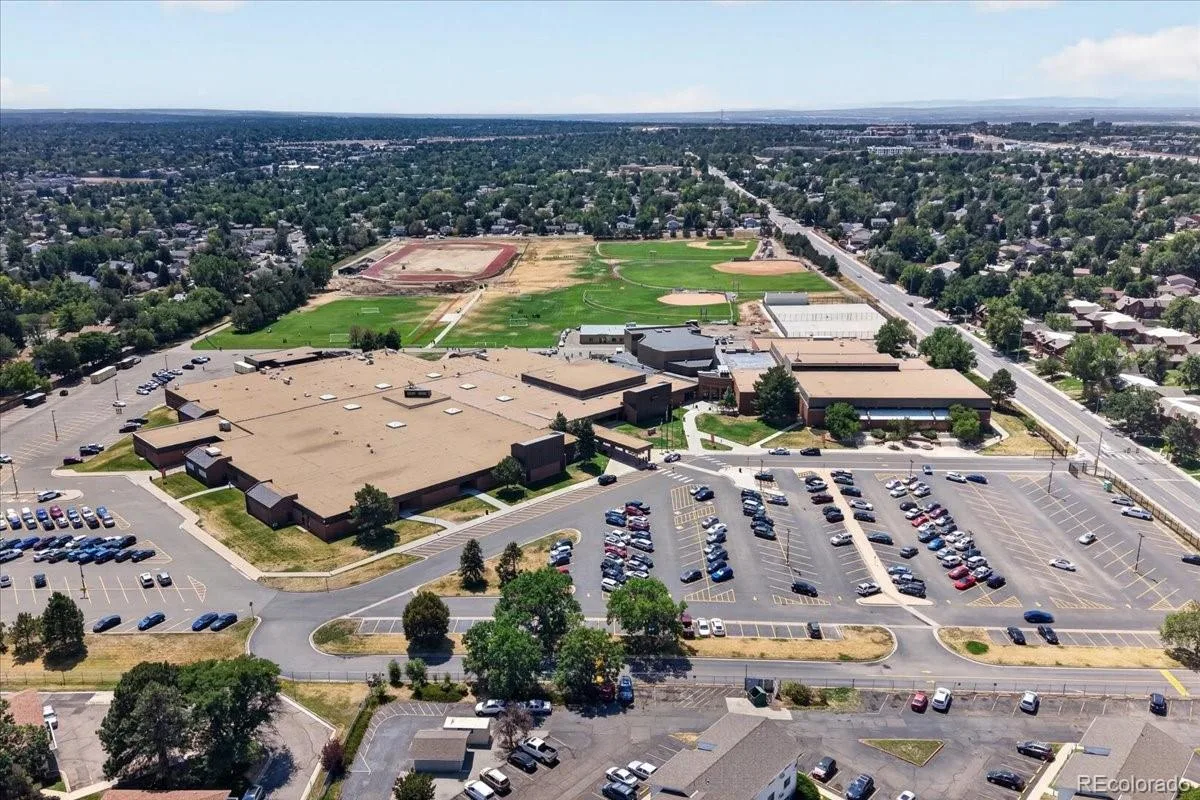 982 S Dearborn Way #10 Aurora CO 80012 | MLS #REC4095871 08192026134601 1200 33