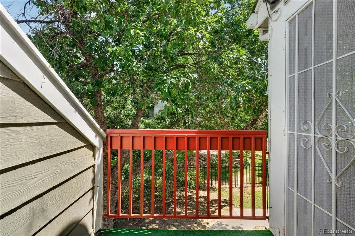 982 S Dearborn Way #10 Aurora CO 80012 | MLS #REC4095871 08192026134601 1200 5