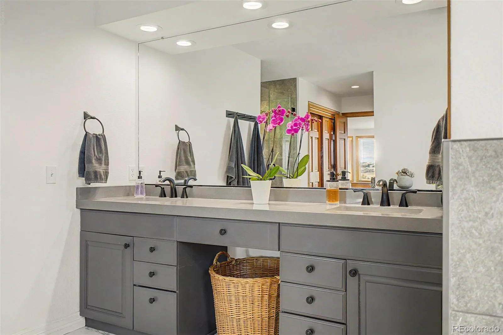 26384 E Otero Drive Aurora CO 80016 | MLS #REC4097398 07162026181740 1600 24