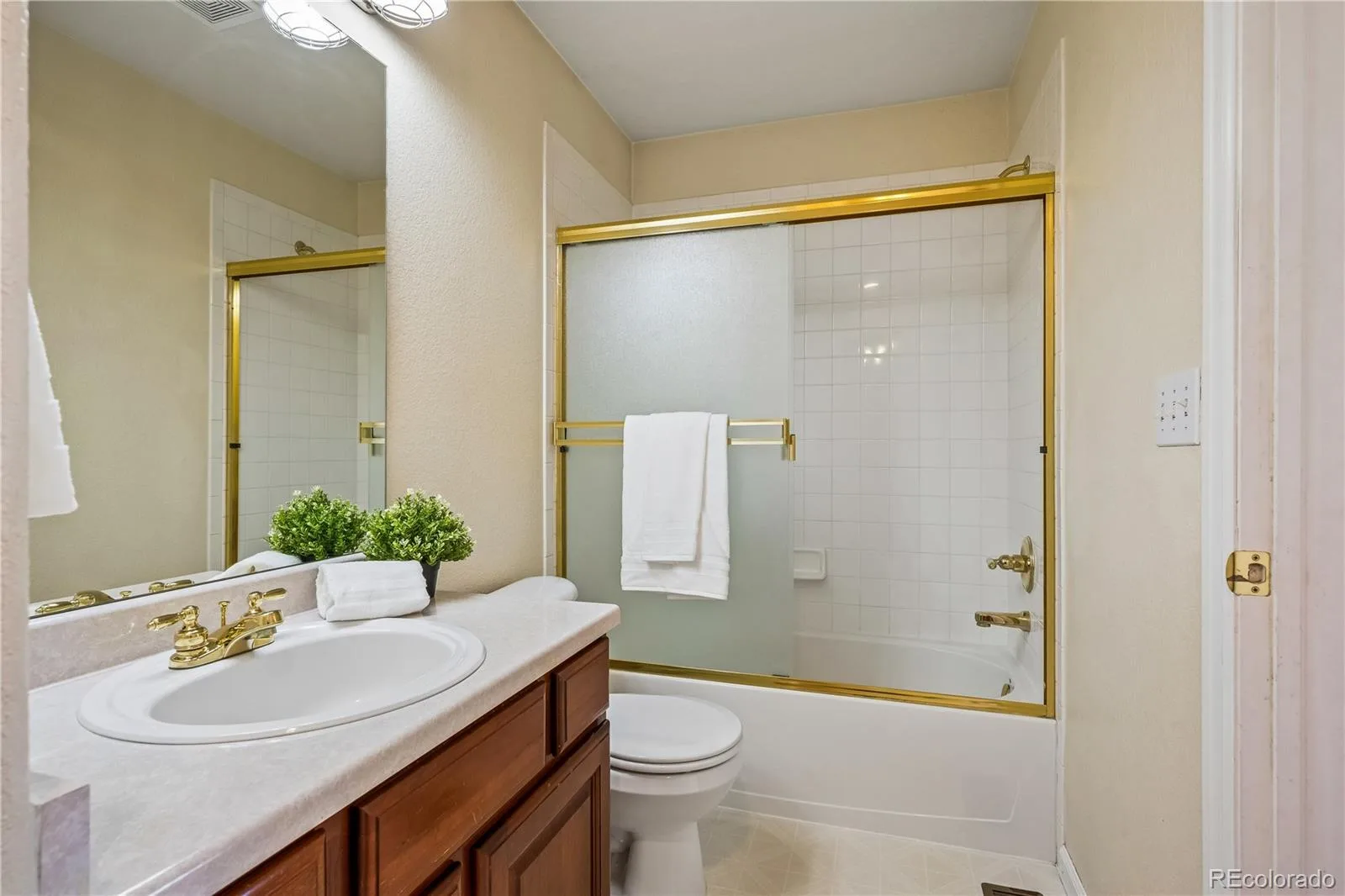 2639 S Danube Way Aurora CO 80013 | MLS #REC4104981 08132026143613 1600 30