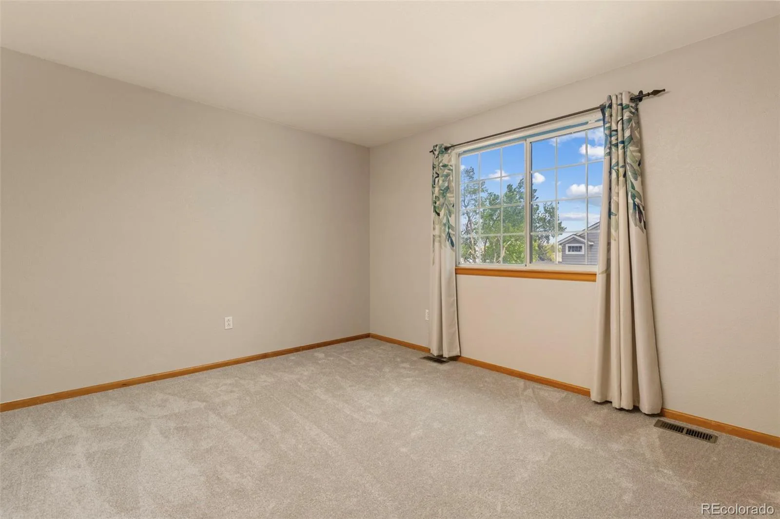 5842 W 80th Circle Arvada CO 80003 MLS #REC4106561 06102026194524 1600 31