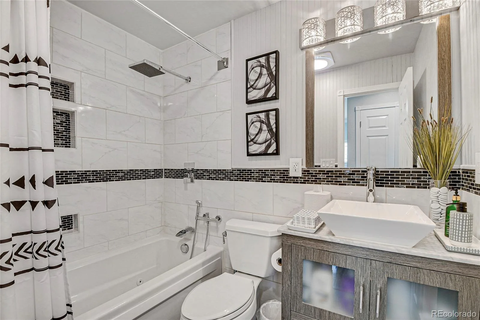 3021 S Helena Street Aurora CO 80013 | MLS #REC4113958 08302026210415 1600 27