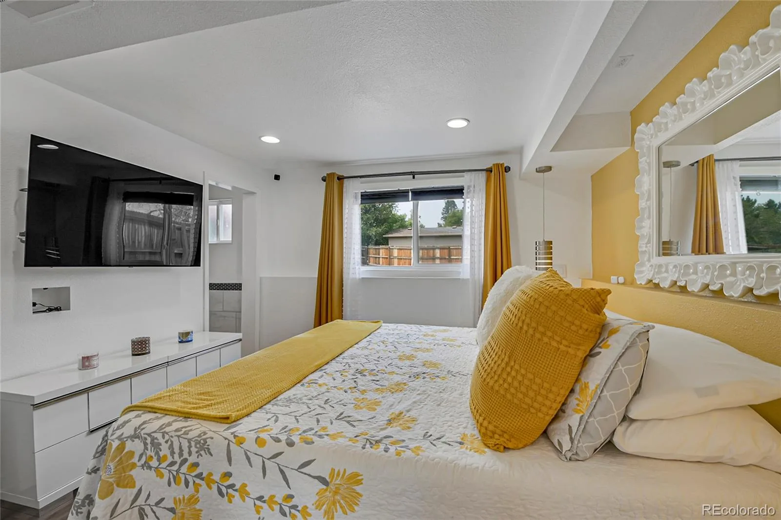3021 S Helena Street Aurora CO 80013 | MLS #REC4113958 08302026210415 1600 42