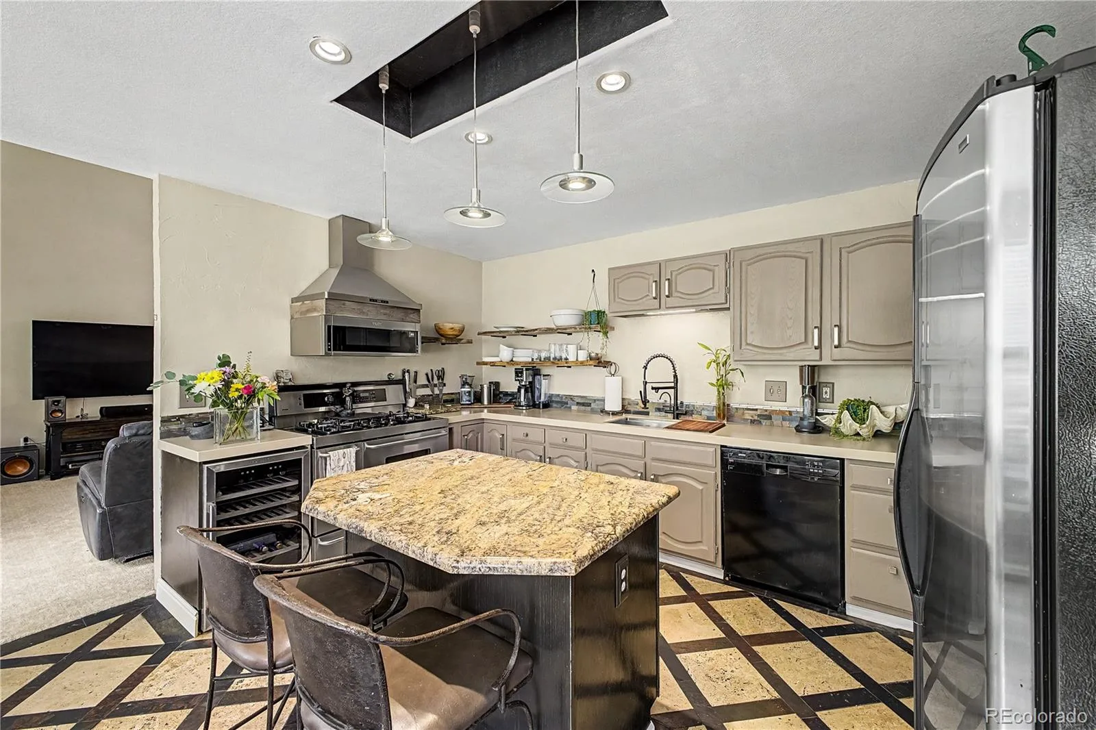 244 Powderhorn Trail Broomfield CO 80020 | MLS #REC4114414 08282026202442 1600 19