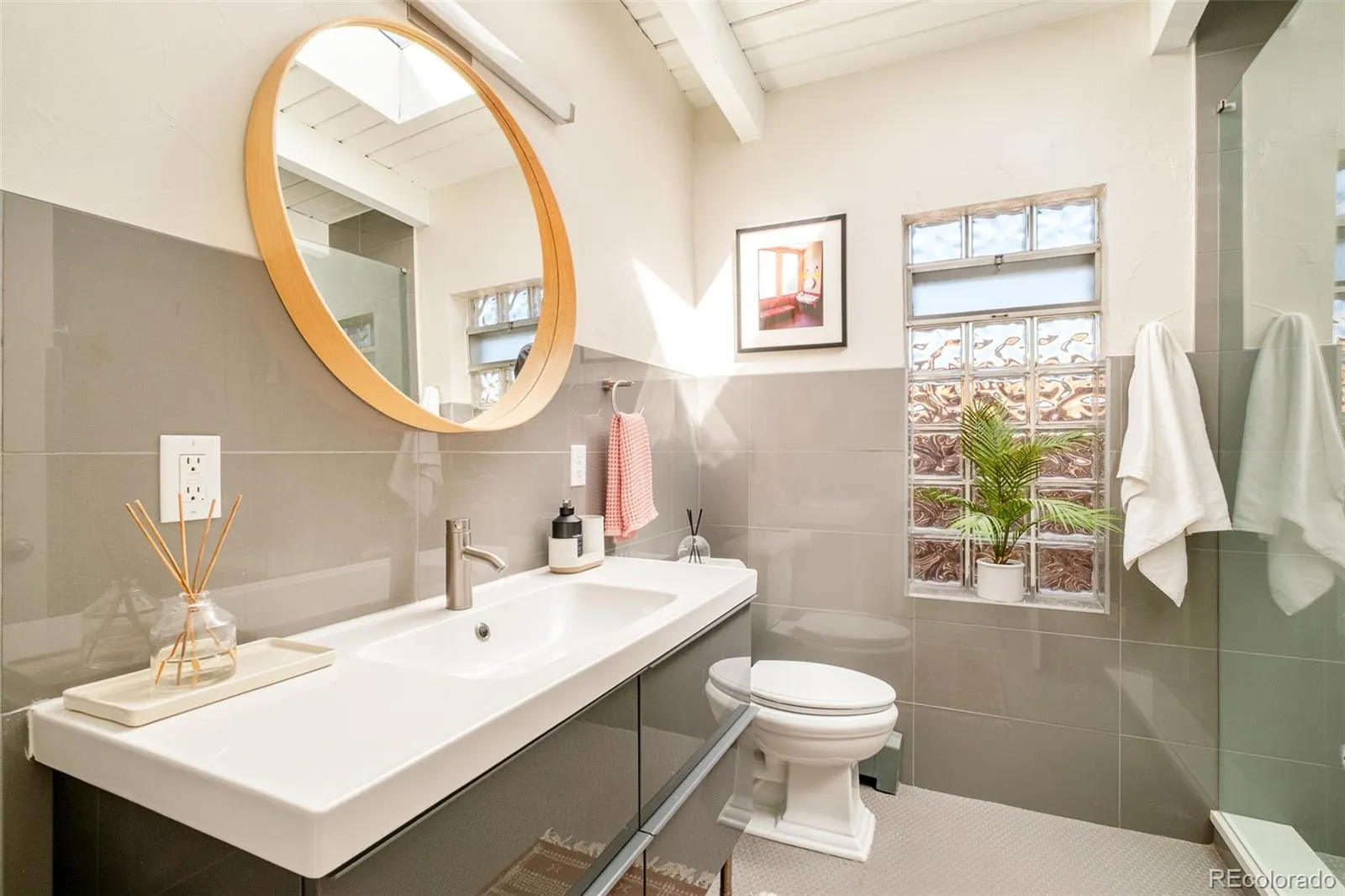 04212026210642 1600 26