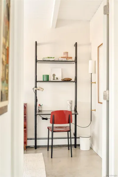 04212026210642 800 21