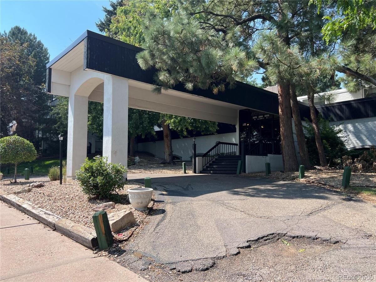 2375 S Linden Court #313 Denver CO 80222 | MLS #REC4119334 MLS #REC4119334 image #0
