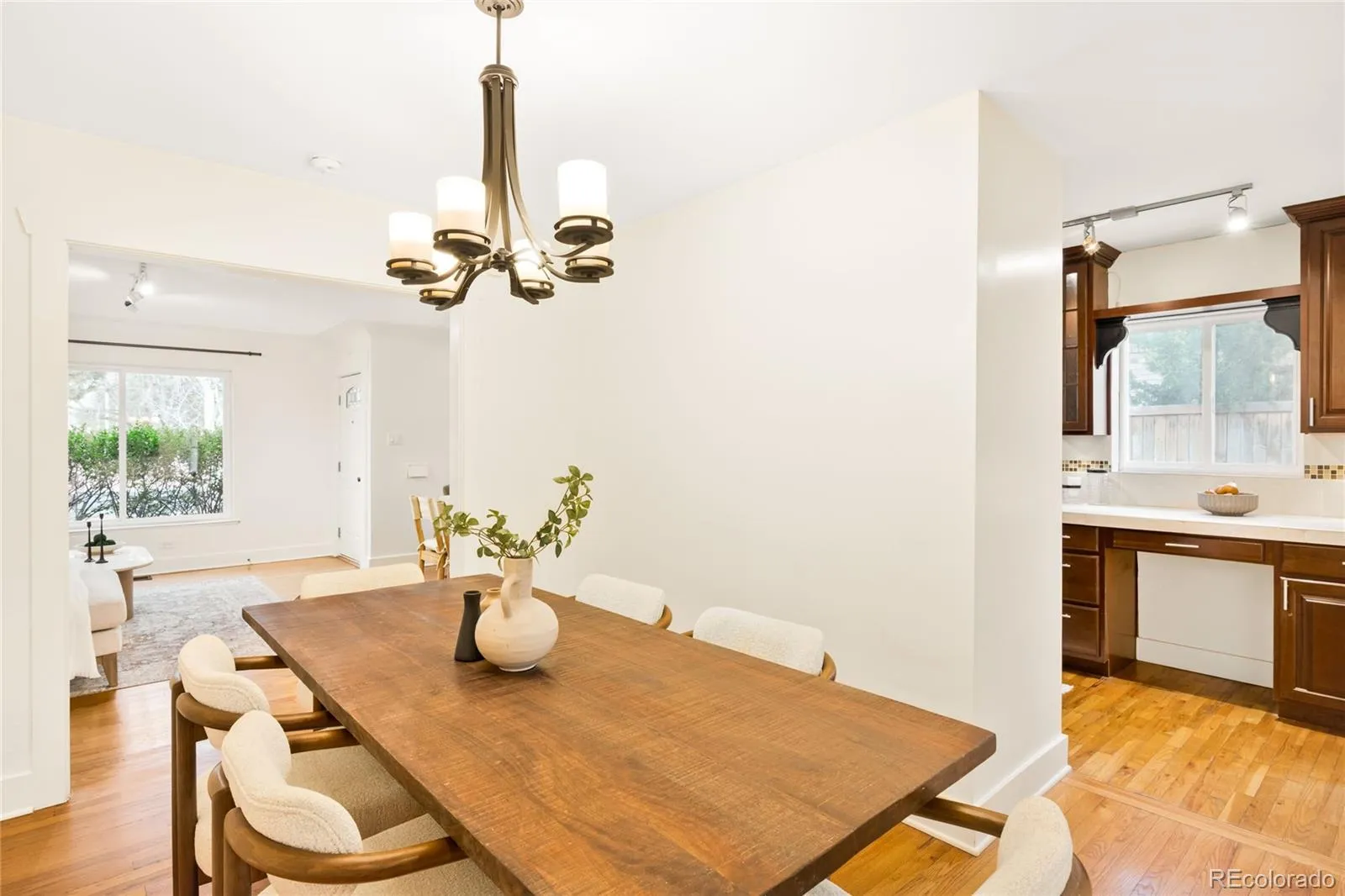 04092026214016 1600 11