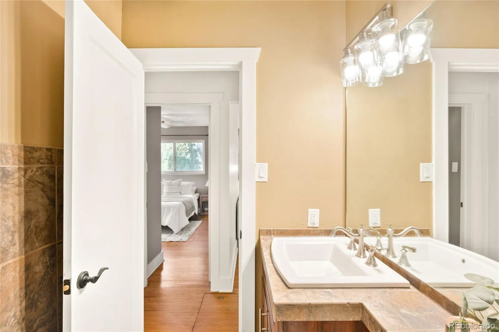 04092026214016 1600 30