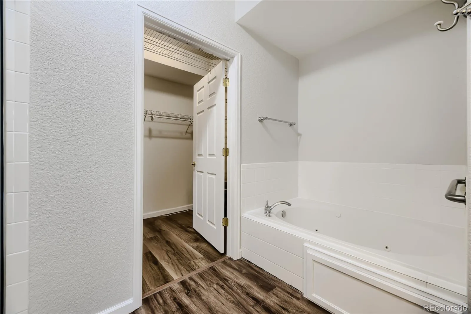 9856 W Freiburg Drive #G Littleton CO 80127 | MLS #REC4124966 07302026034541 1600 17