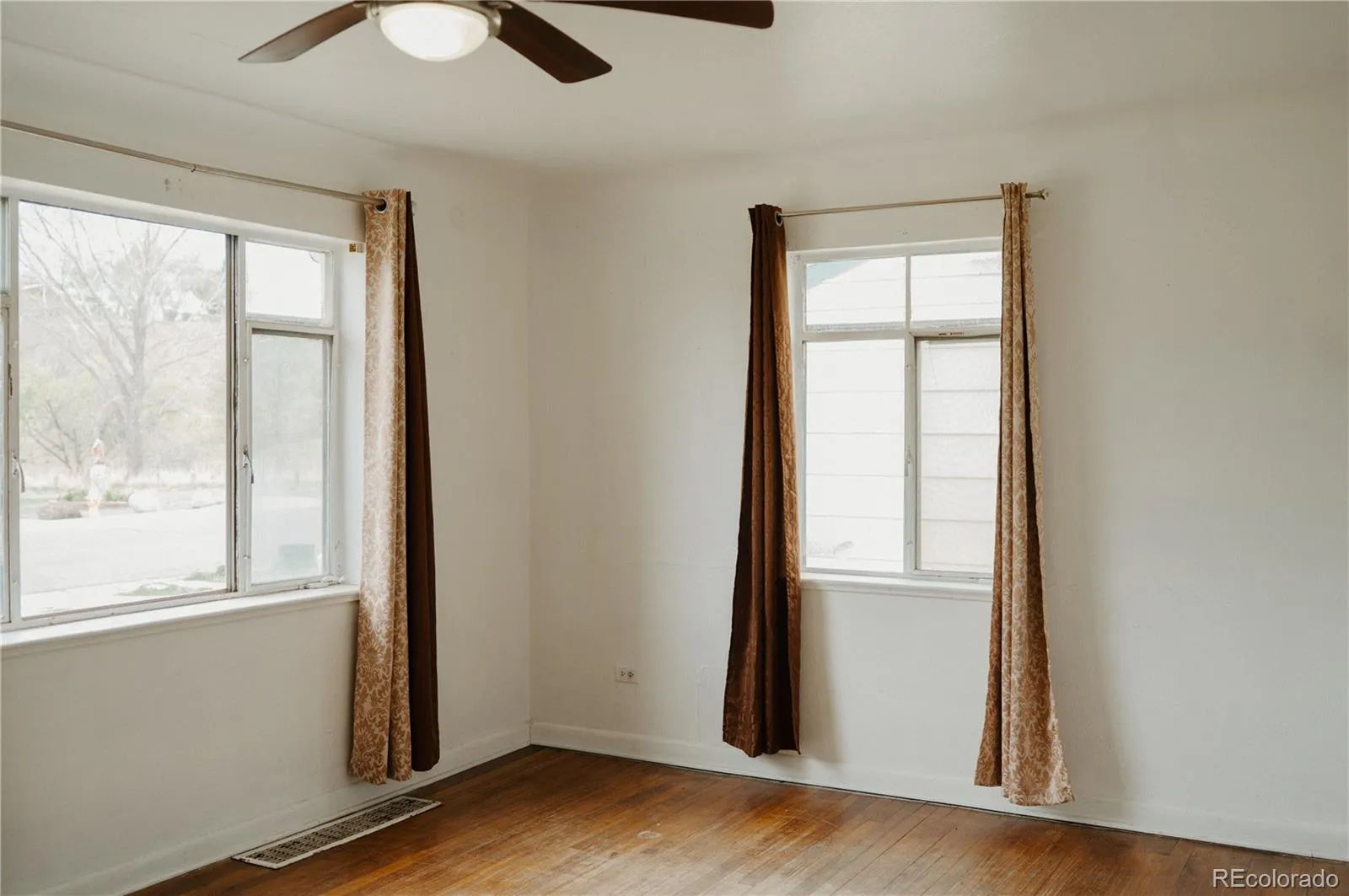 5 Stuart Street Denver CO 80219 MLS #REC4126821 04242026024959 1600 2