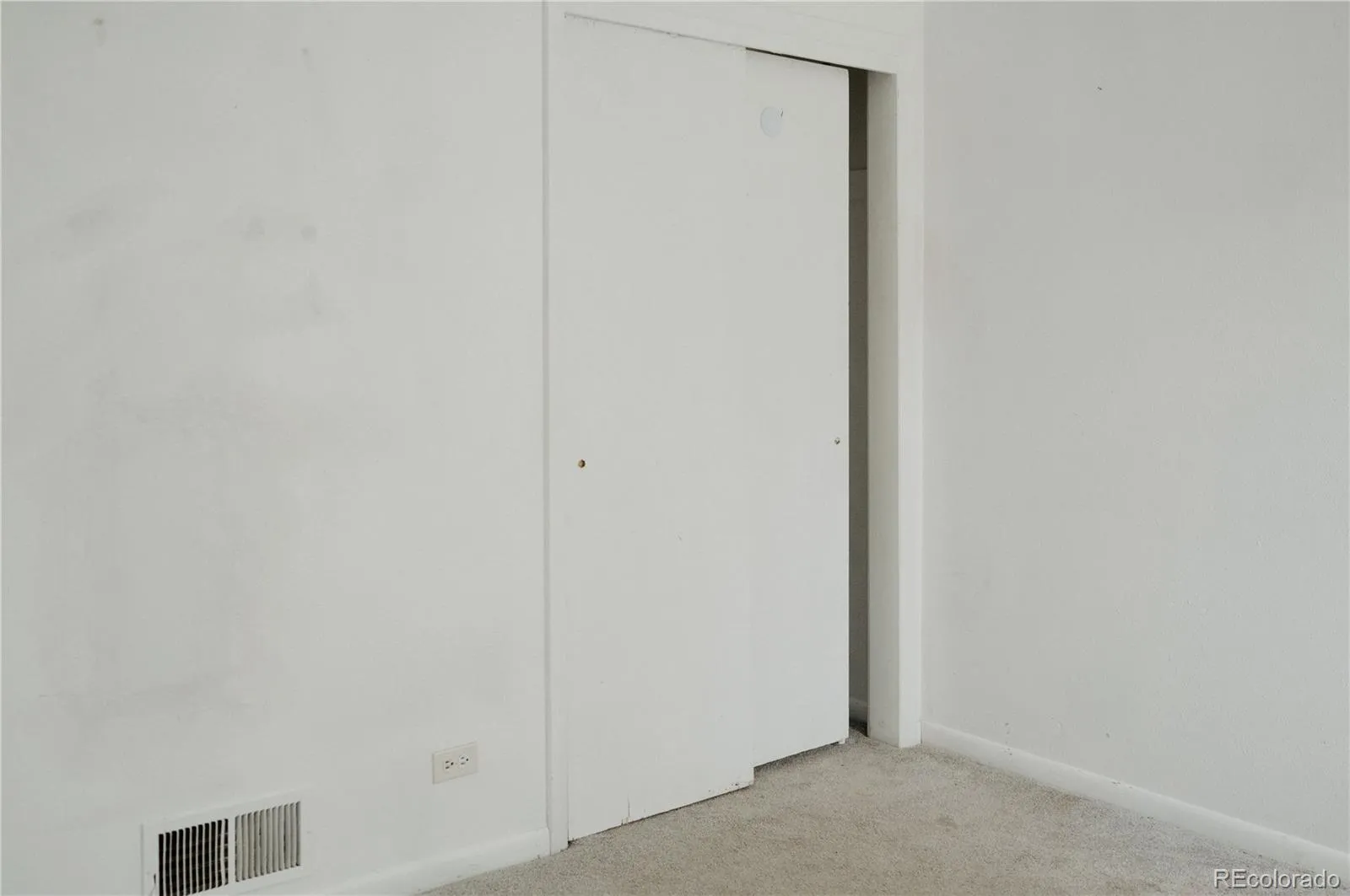 5 Stuart Street Denver CO 80219 MLS #REC4126821 04242026024959 1600 7
