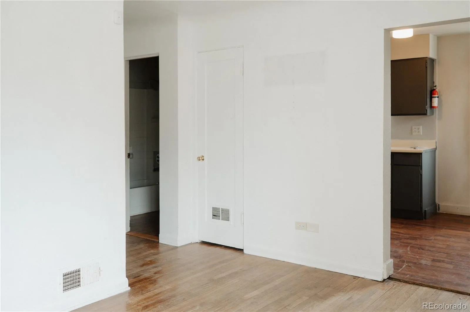 5 Stuart Street Denver CO 80219 MLS #REC4126821 04242026024959 1600 8