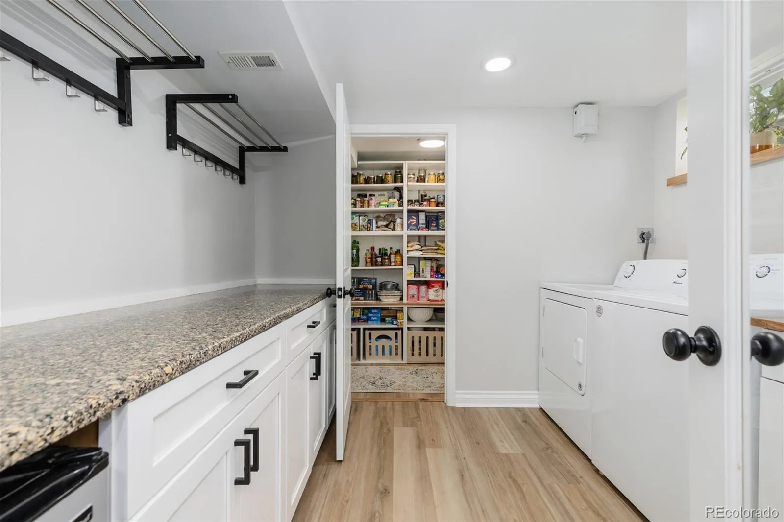 6110 Brooks Drive Arvada CO 80004 MLS #REC4131861 05152026034538 1600 22