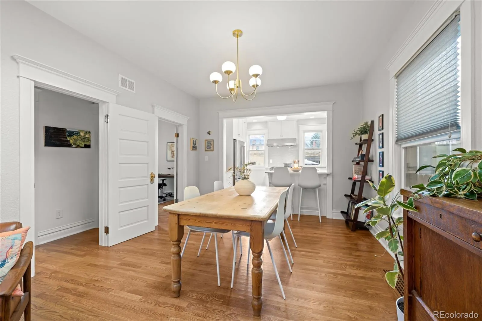 04062026215205 1600 12