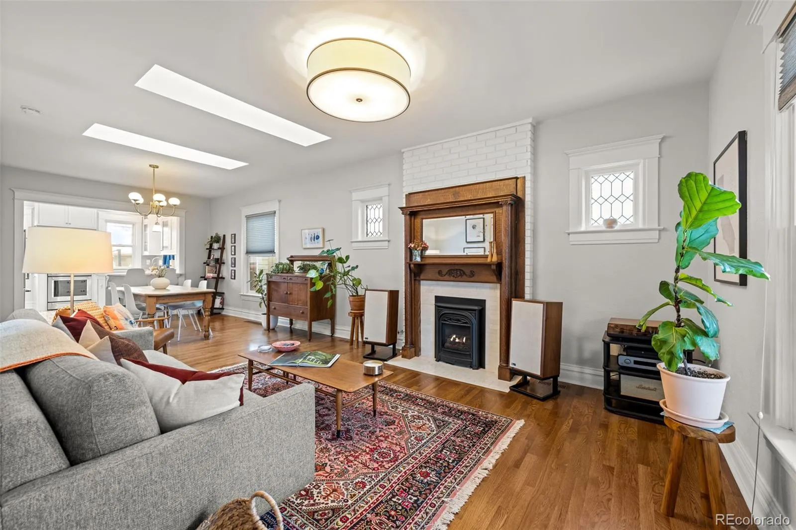 04062026215205 1600 3