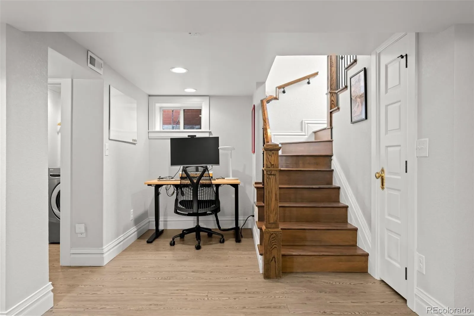 04062026215205 1600 30