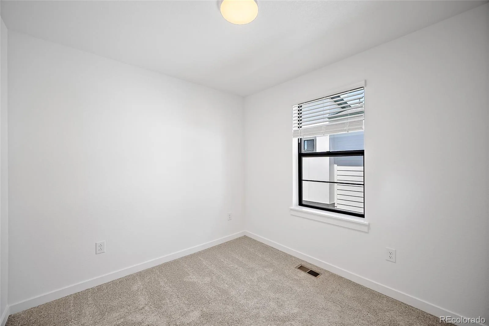 2060 S Holly Street #1 Denver CO 80222 | MLS #REC4133149 07172026181117 1600 19