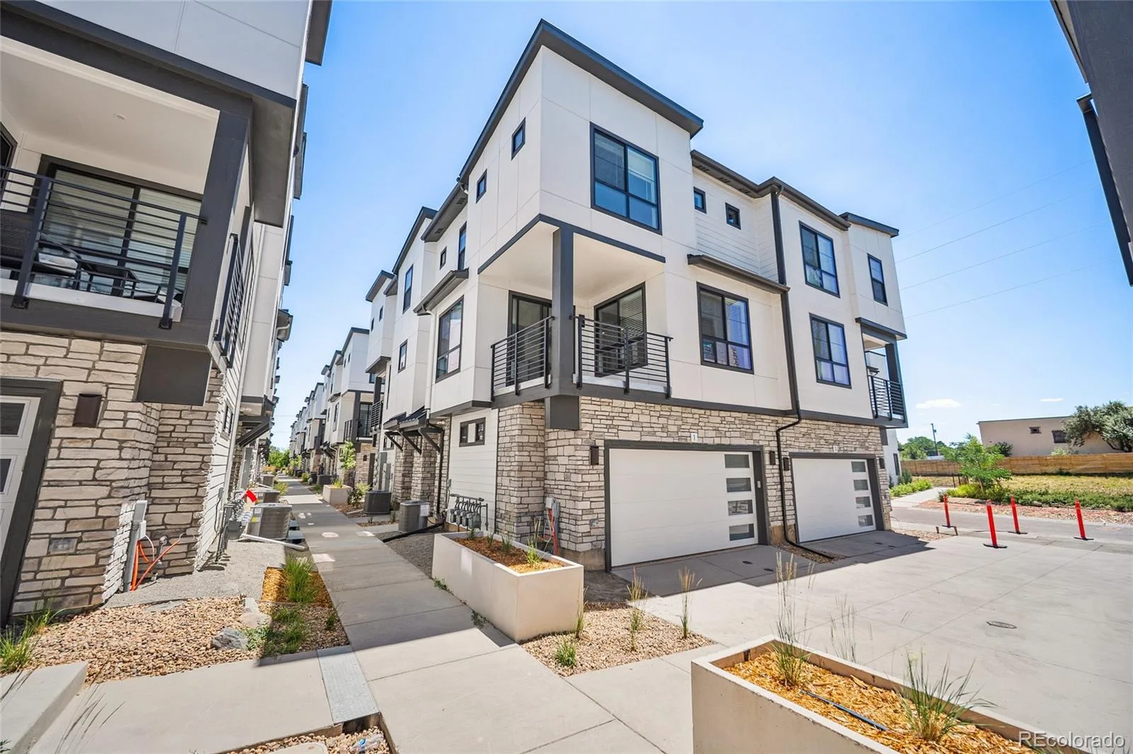 2060 S Holly Street #1 Denver CO 80222 | MLS #REC4133149 07172026181117 1600 2
