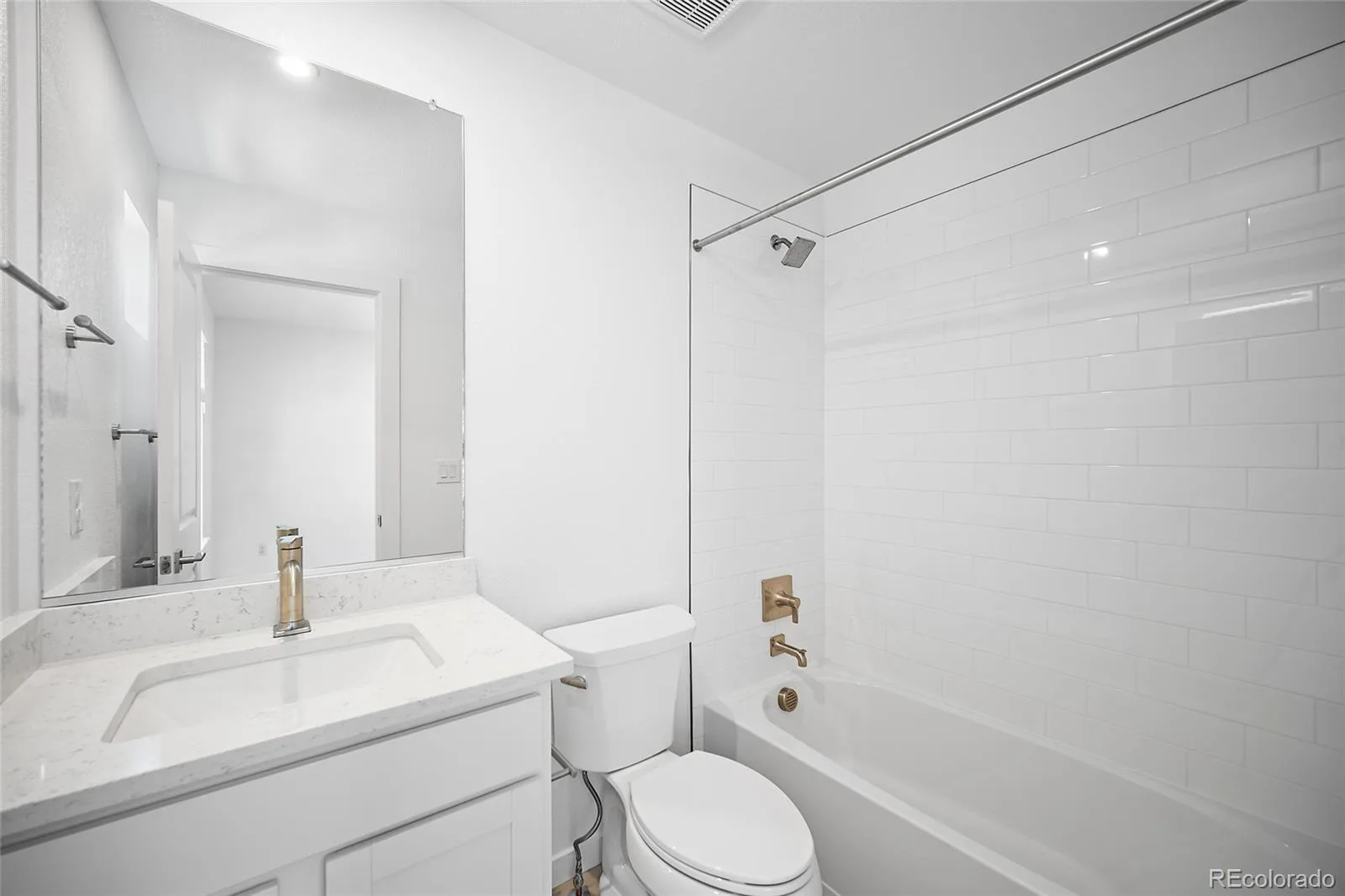 2060 S Holly Street #1 Denver CO 80222 | MLS #REC4133149 07172026181117 1600 21
