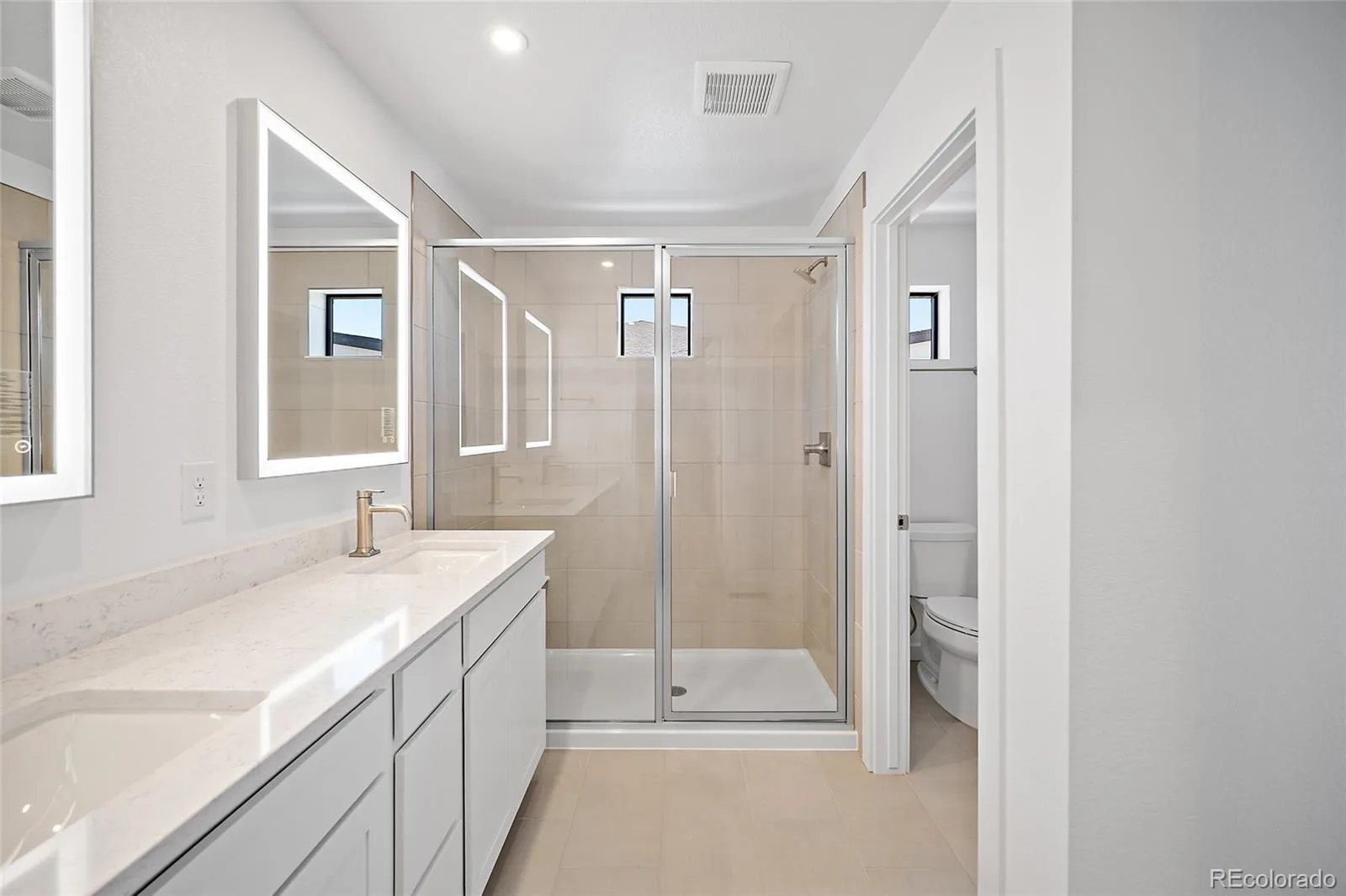 2060 S Holly Street #1 Denver CO 80222 | MLS #REC4133149 07172026181117 1600 25