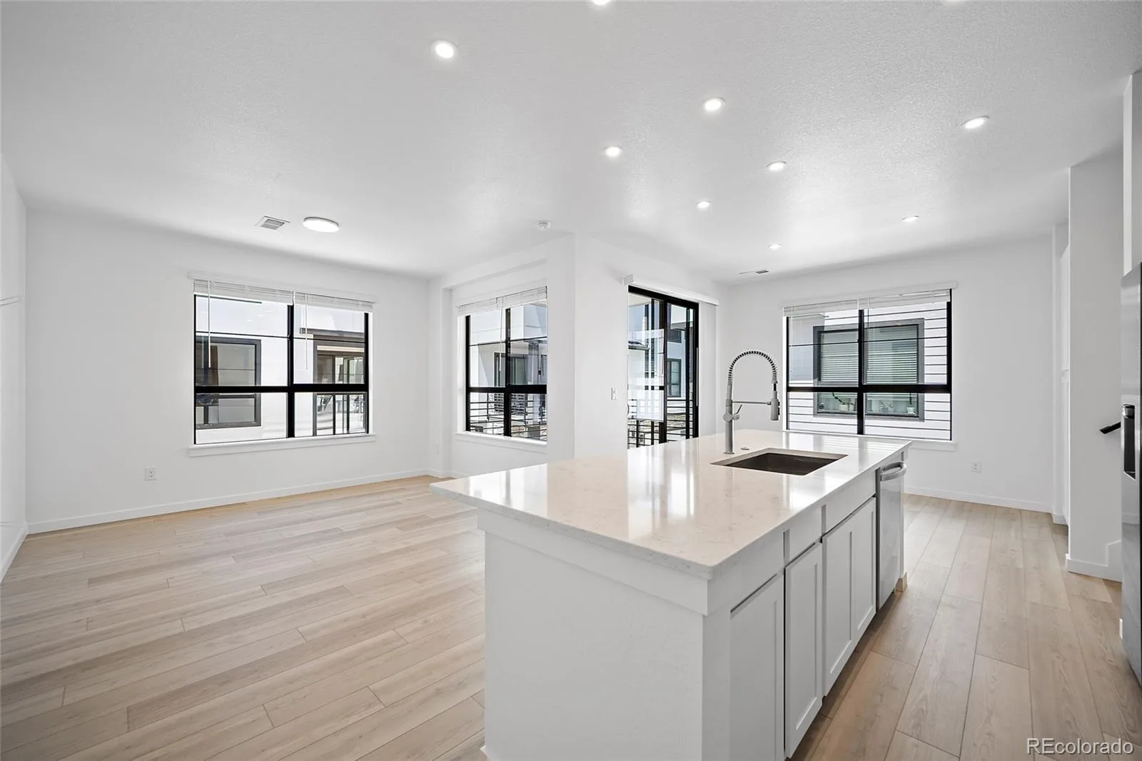 2060 S Holly Street #1 Denver CO 80222 | MLS #REC4133149 07172026181117 1600 4