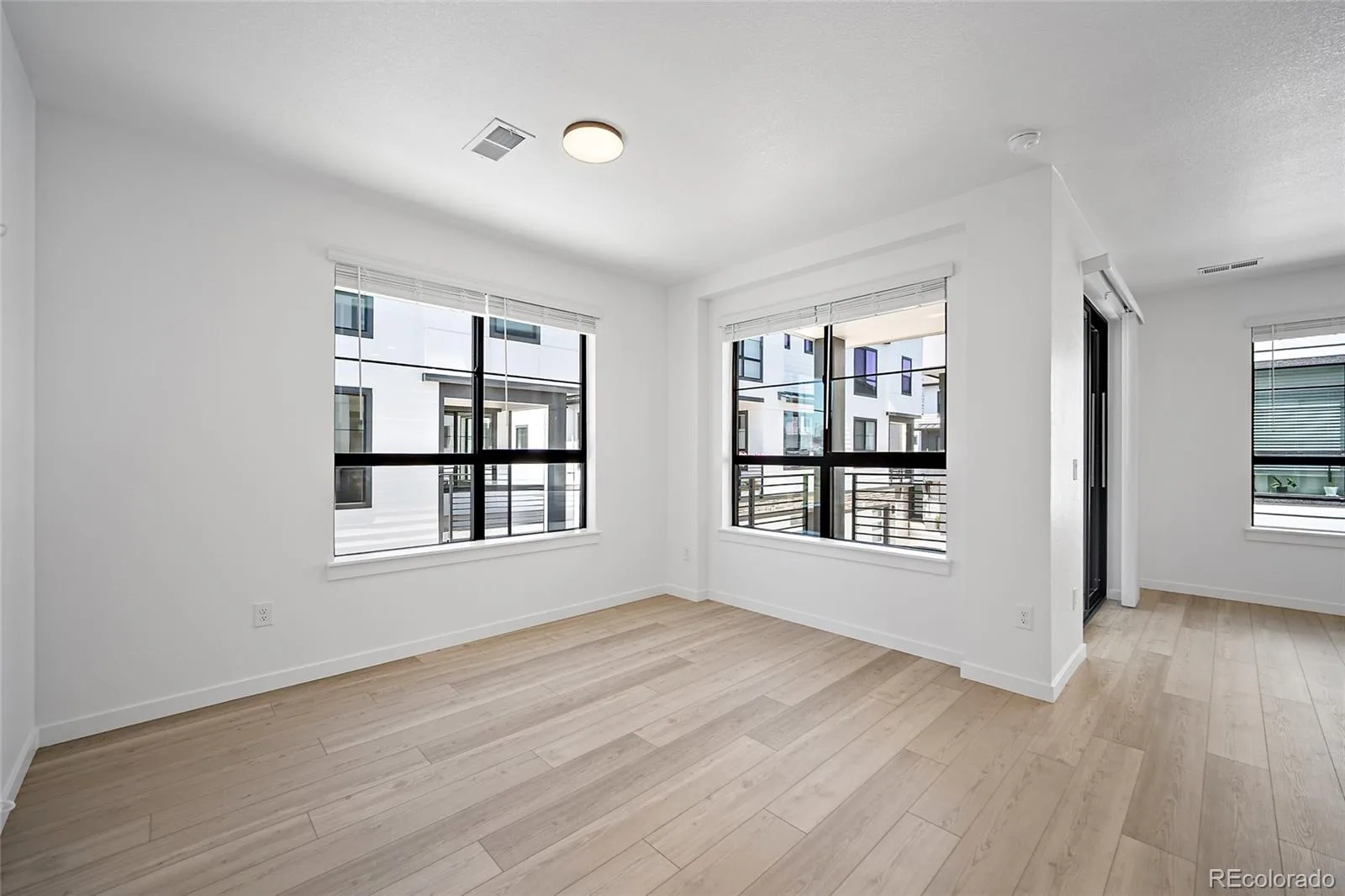2060 S Holly Street #1 Denver CO 80222 | MLS #REC4133149 07172026181117 1600 5