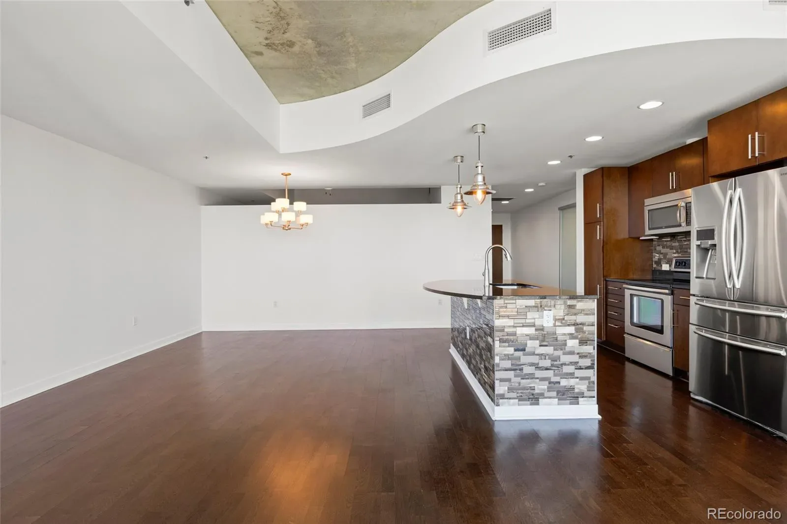 03202026165336 1600 10