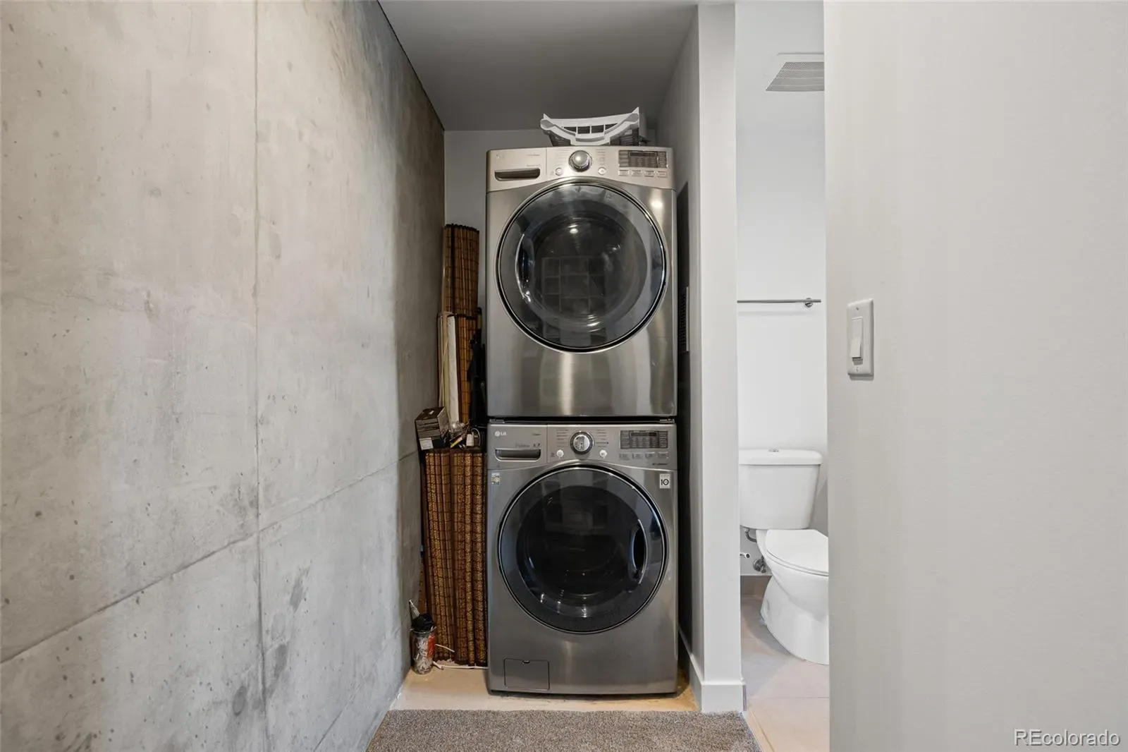 03202026165336 1600 33