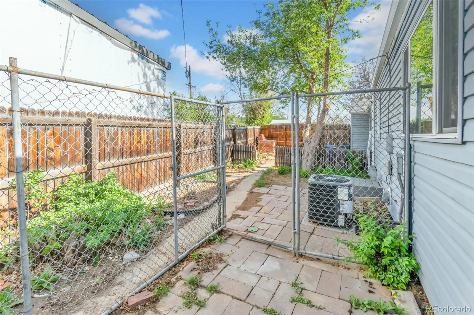 1201 Hanover Street Aurora CO 80010 MLS #REC4135169 04232026192452 1600 22