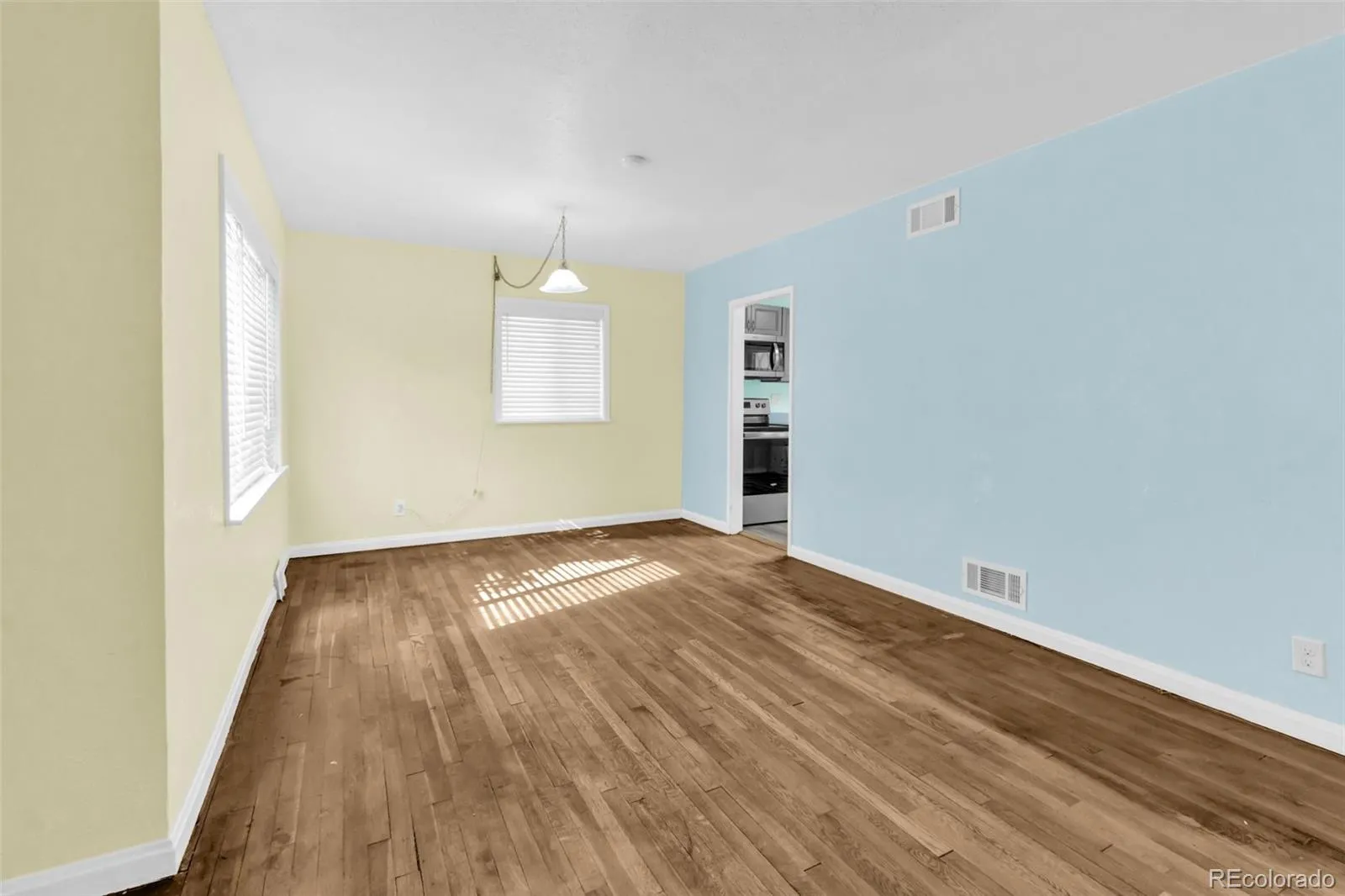 1201 Hanover Street Aurora CO 80010 MLS #REC4135169 04232026192452 1600 5