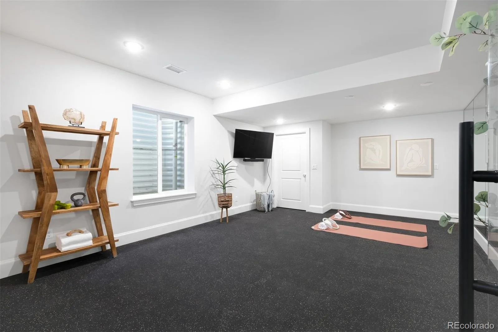 2218 S Clayton Street Denver CO 80210 | MLS #REC4145924 10132026194414 1600 28