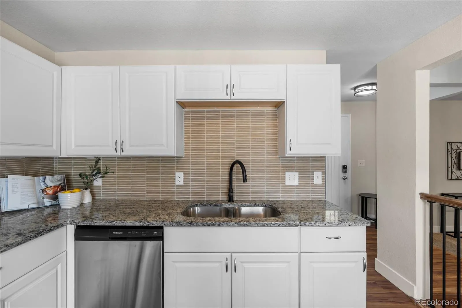 975 E 7th Avenue Broomfield CO 80020 MLS #REC4146574 05122026190956 1600 13