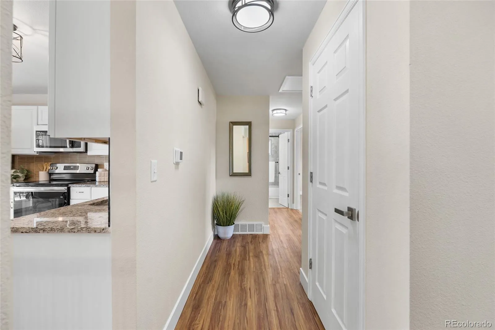 975 E 7th Avenue Broomfield CO 80020 MLS #REC4146574 05122026190956 1600 17