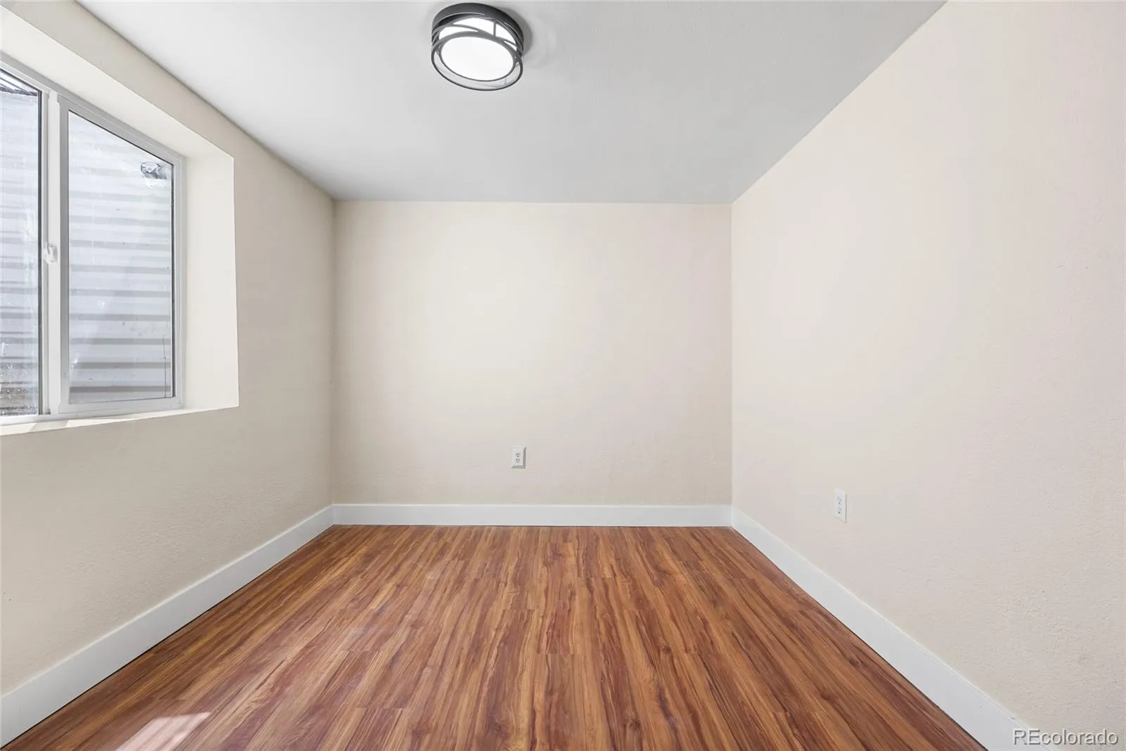 975 E 7th Avenue Broomfield CO 80020 MLS #REC4146574 05122026190956 1600 35