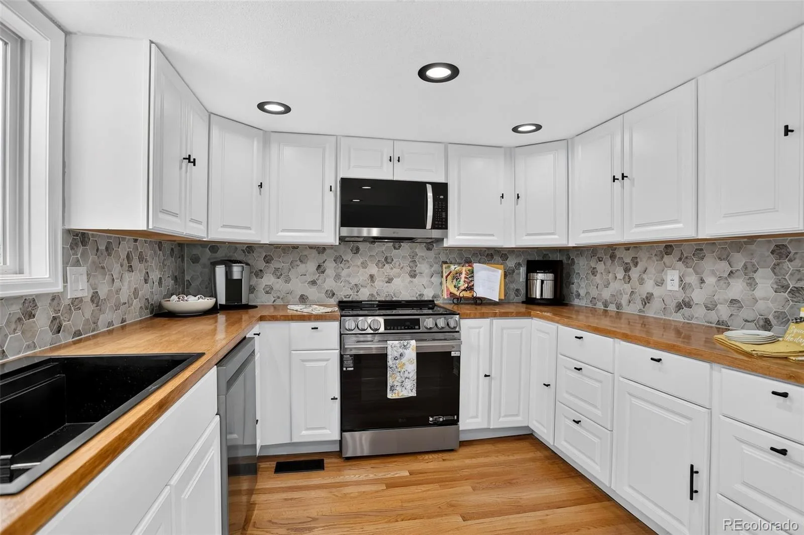 87 Buckthorn Drive Littleton CO 80127 | MLS #REC4146668 07092026154408 1600 24