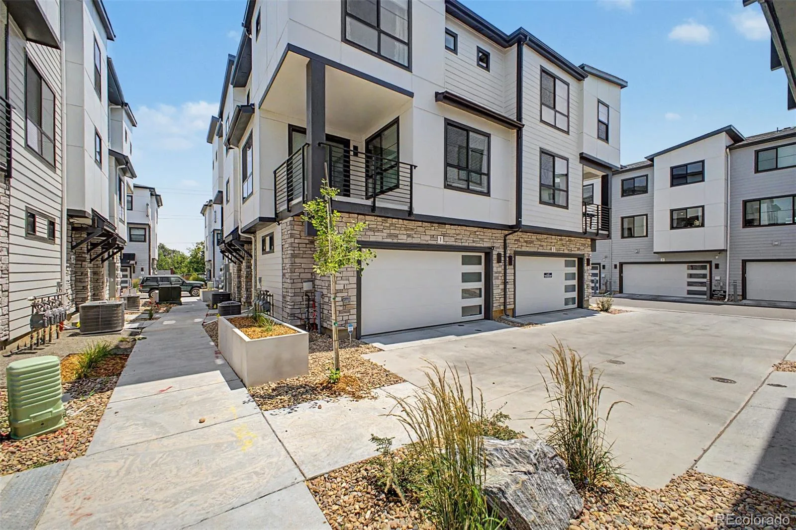 2046 S Holly Street #1 Denver CO 80222 MLS #REC4150798 07072026225751 1600 1