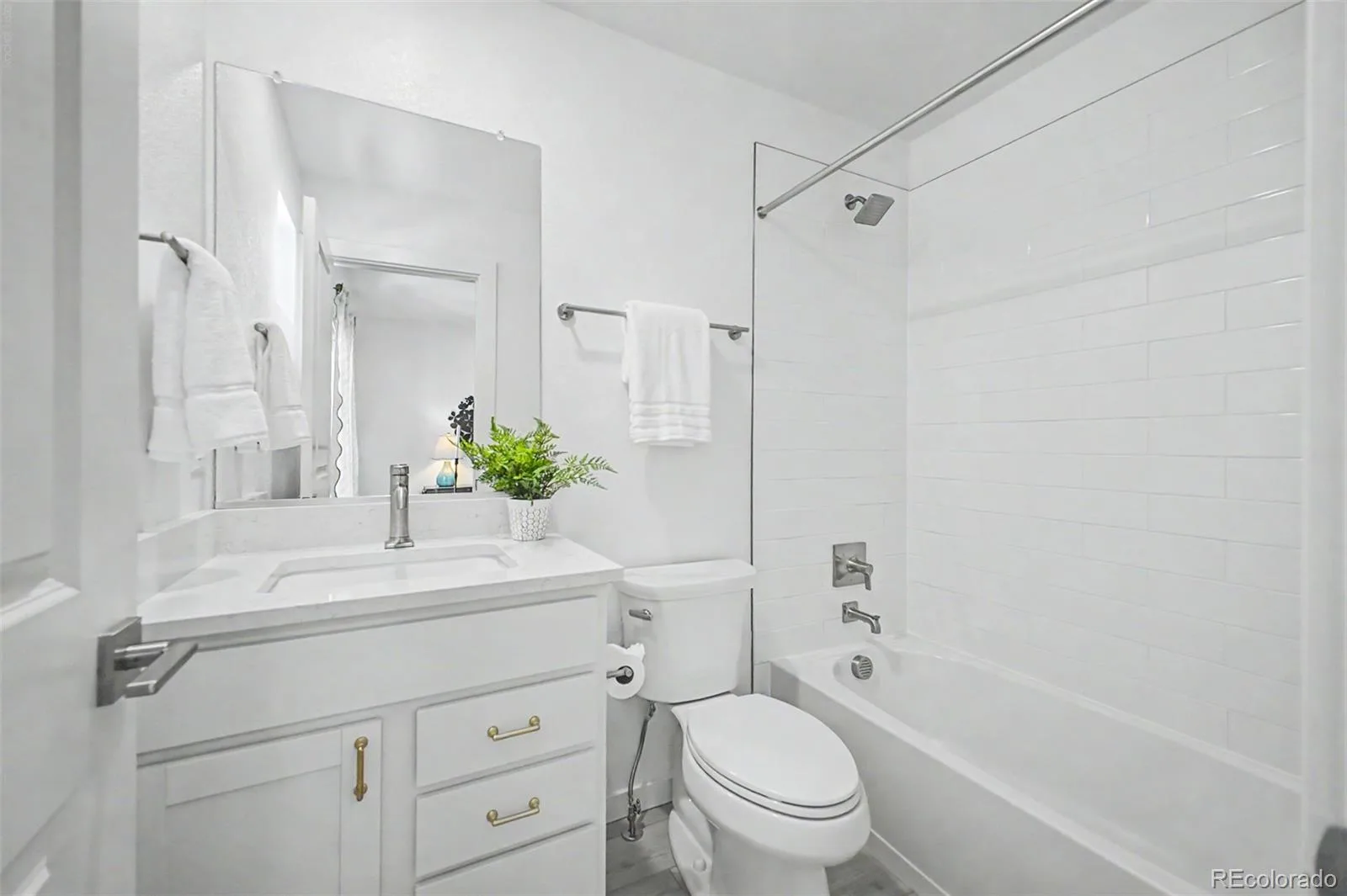2046 S Holly Street #1 Denver CO 80222 MLS #REC4150798 07072026225751 1600 26