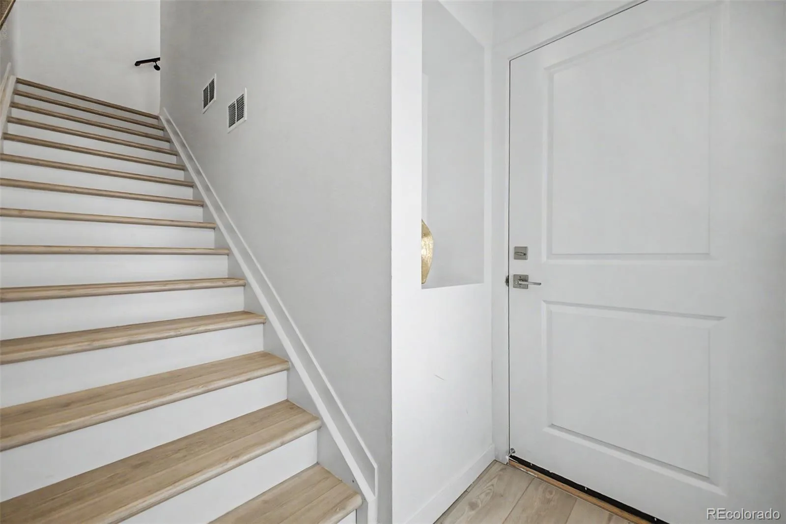 2046 S Holly Street #1 Denver CO 80222 MLS #REC4150798 07072026225751 1600 6